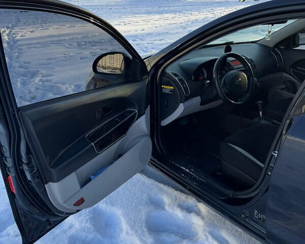 Черный Киа Сид, объемом двигателя 1.59 л и пробегом 204 тыс. км за 6499 $, фото 12 на Automoto.ua