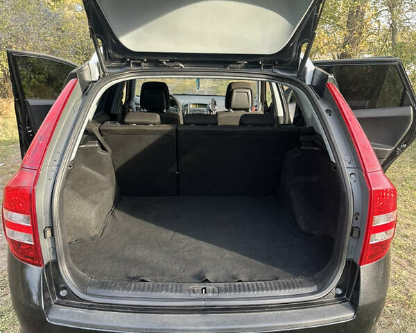 Кіа Сід 2008 у Новониколаевке на Automoto.ua Чорний Кіа Сід, об'ємом двигуна 1.6 л та пробігом 214 тис. км за 5400 $, фото 13 на Automoto.ua