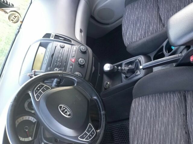 Чорний Кіа Сід, об'ємом двигуна 0 л та пробігом 290 тис. км за 5296 $, фото 4 на Automoto.ua