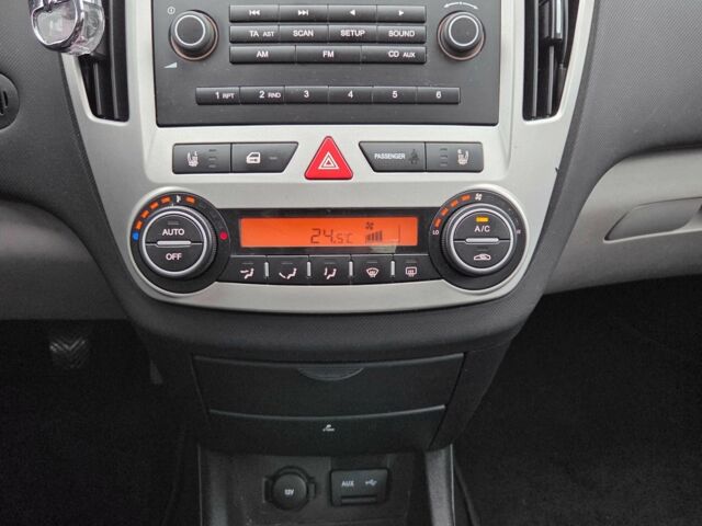 Черный Киа Сид, объемом двигателя 1.4 л и пробегом 158 тыс. км за 6000 $, фото 11 на Automoto.ua