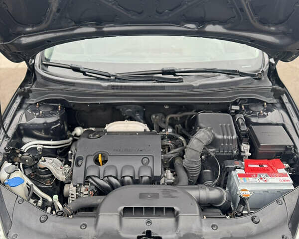 Черный Киа Сид, объемом двигателя 1.4 л и пробегом 290 тыс. км за 4500 $, фото 10 на Automoto.ua
