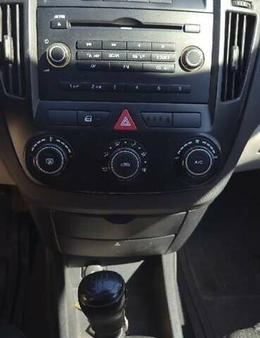 Черный Киа Сид, объемом двигателя 1.6 л и пробегом 199 тыс. км за 5500 $, фото 17 на Automoto.ua