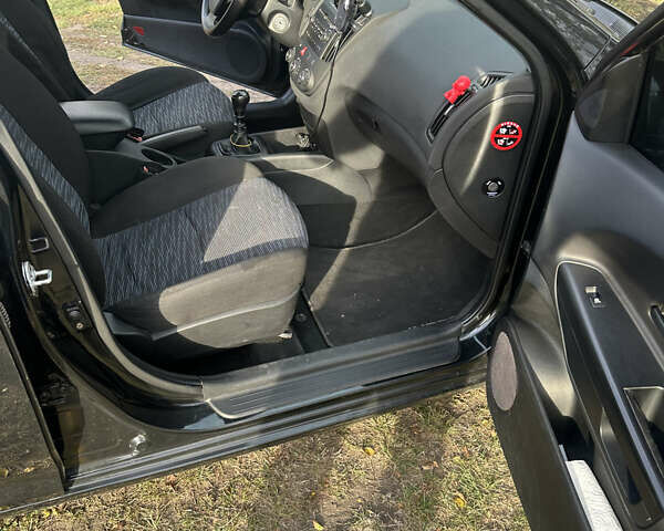 Черный Киа Сид, объемом двигателя 1.6 л и пробегом 222 тыс. км за 5400 $, фото 3 на Automoto.ua