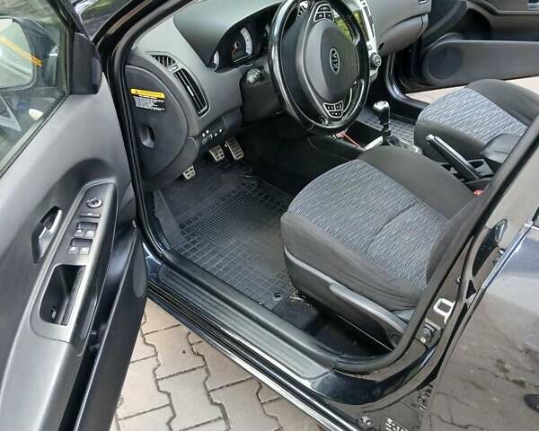 Черный Киа Сид, объемом двигателя 1.99 л и пробегом 203 тыс. км за 6500 $, фото 7 на Automoto.ua