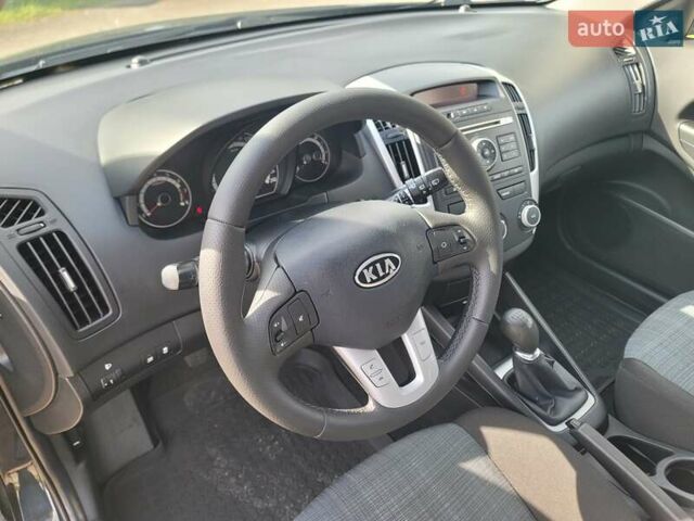 Чорний Кіа Сід, об'ємом двигуна 1.4 л та пробігом 212 тис. км за 6200 $, фото 9 на Automoto.ua