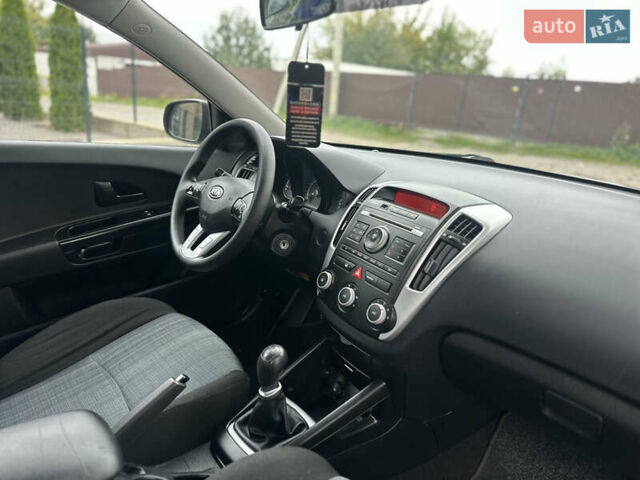 Черный Киа Сид, объемом двигателя 1.4 л и пробегом 224 тыс. км за 6200 $, фото 43 на Automoto.ua