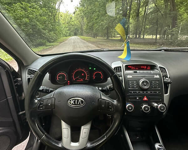 Чорний Кіа Сід, об'ємом двигуна 1.6 л та пробігом 252 тис. км за 6700 $, фото 6 на Automoto.ua