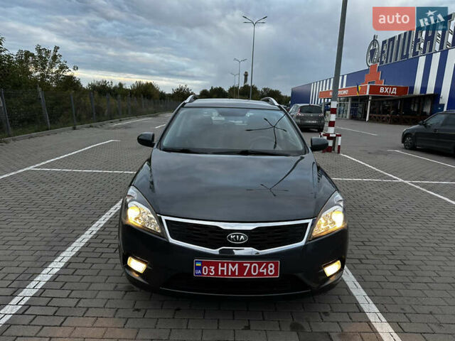 Черный Киа Сид, объемом двигателя 1.4 л и пробегом 221 тыс. км за 5350 $, фото 16 на Automoto.ua
