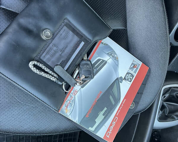 Киа Сид 2009 в Тернополе на Automoto.ua Черный Киа Сид, объемом двигателя 1.6 л и пробегом 239 тыс. км за 5499 $, фото 67 на Automoto.ua