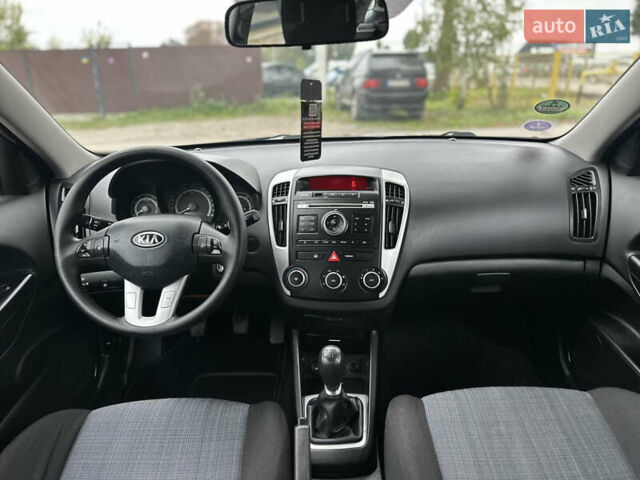 Черный Киа Сид, объемом двигателя 1.4 л и пробегом 224 тыс. км за 6200 $, фото 50 на Automoto.ua