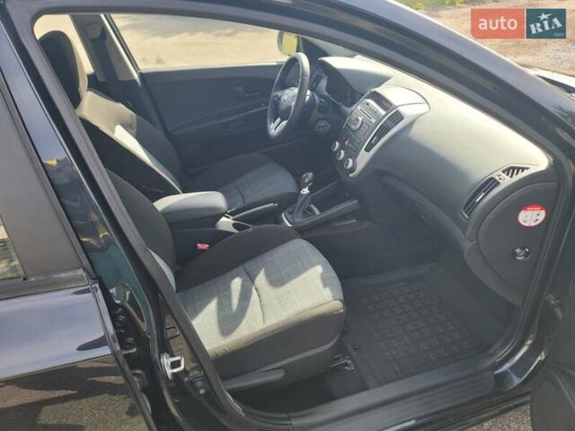 Чорний Кіа Сід, об'ємом двигуна 1.4 л та пробігом 212 тис. км за 6200 $, фото 19 на Automoto.ua