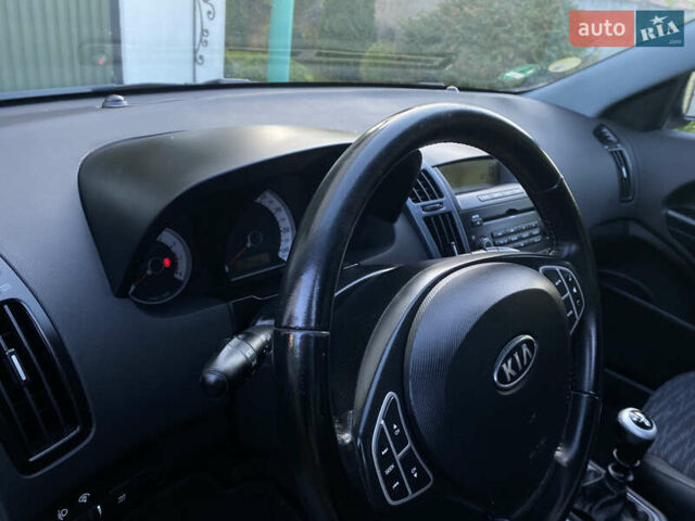 Чорний Кіа Сід, об'ємом двигуна 1.4 л та пробігом 207 тис. км за 5850 $, фото 48 на Automoto.ua
