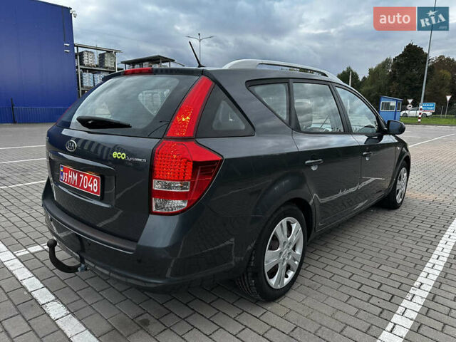 Черный Киа Сид, объемом двигателя 1.4 л и пробегом 221 тыс. км за 5350 $, фото 4 на Automoto.ua