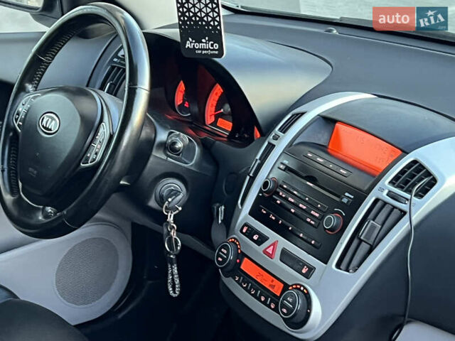 Киа Сид 2009 в Тернополе на Automoto.ua Черный Киа Сид, объемом двигателя 1.6 л и пробегом 239 тыс. км за 5499 $, фото 64 на Automoto.ua