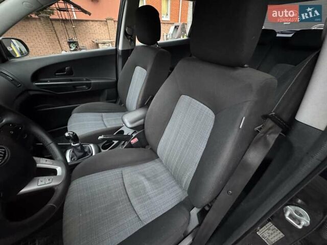 Черный Киа Сид, объемом двигателя 1.4 л и пробегом 167 тыс. км за 5999 $, фото 18 на Automoto.ua