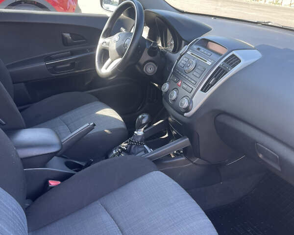 Чорний Кіа Сід, об'ємом двигуна 1.4 л та пробігом 211 тис. км за 5900 $, фото 14 на Automoto.ua