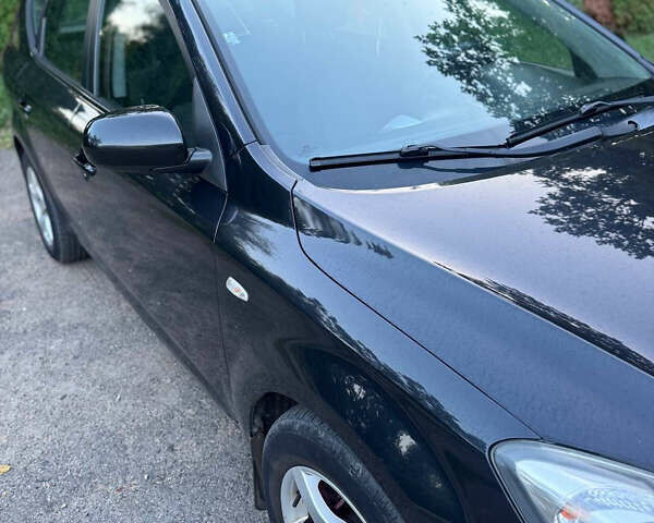 Киа Сид 2009 в Каменке на Automoto.ua Черный Киа Сид, объемом двигателя 1.58 л и пробегом 200 тыс. км за 6300 $, фото 3 на Automoto.ua