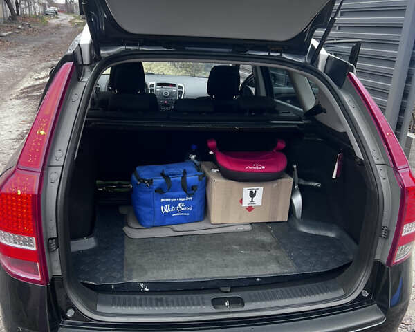 Чорний Кіа Сід, об'ємом двигуна 1.59 л та пробігом 208 тис. км за 6499 $, фото 9 на Automoto.ua