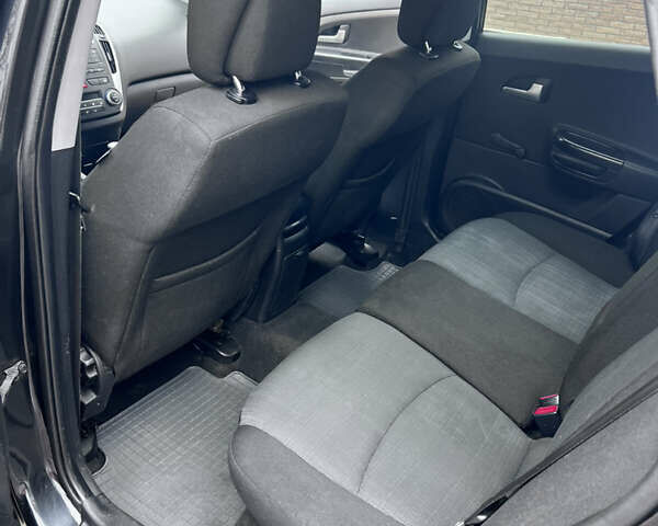 Чорний Кіа Сід, об'ємом двигуна 1.59 л та пробігом 208 тис. км за 6499 $, фото 10 на Automoto.ua