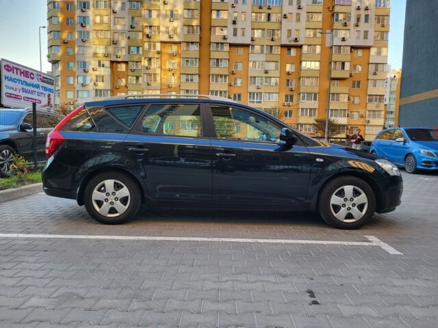 Черный Киа Сид, объемом двигателя 1.4 л и пробегом 185 тыс. км за 6555 $, фото 3 на Automoto.ua