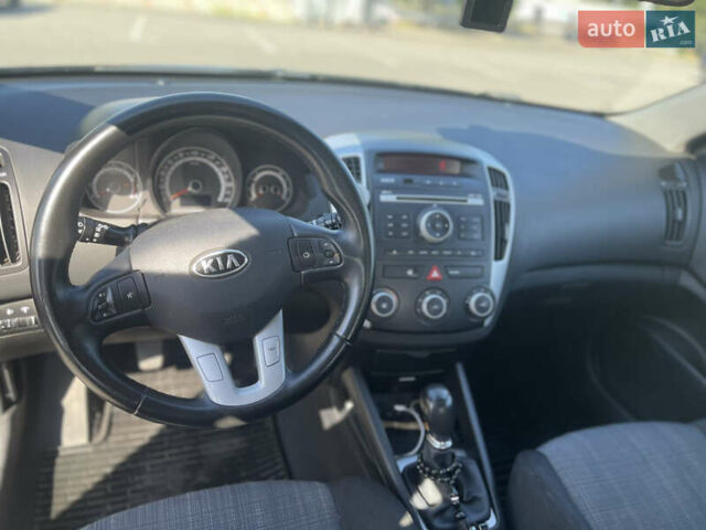 Чорний Кіа Сід, об'ємом двигуна 1.4 л та пробігом 211 тис. км за 5900 $, фото 19 на Automoto.ua