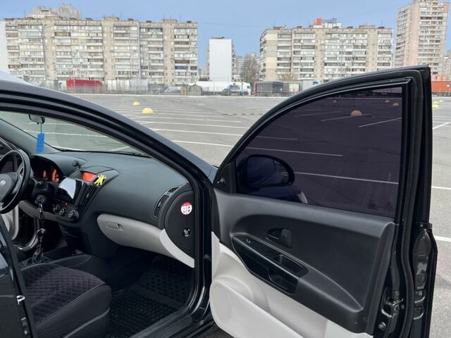 Чорний Кіа Сід, об'ємом двигуна 1.4 л та пробігом 234 тис. км за 6000 $, фото 16 на Automoto.ua
