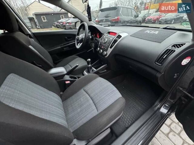 Черный Киа Сид, объемом двигателя 1.4 л и пробегом 167 тыс. км за 5999 $, фото 20 на Automoto.ua