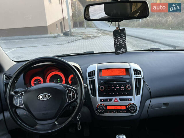 Киа Сид 2009 в Тернополе на Automoto.ua Черный Киа Сид, объемом двигателя 1.6 л и пробегом 239 тыс. км за 5499 $, фото 48 на Automoto.ua