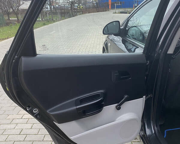 Чорний Кіа Сід, об'ємом двигуна 1.59 л та пробігом 177 тис. км за 6400 $, фото 22 на Automoto.ua