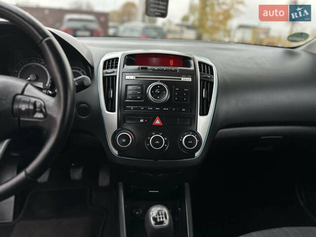 Киа Сид 2009 в Виннице на Automoto.ua Черный Киа Сид, объемом двигателя 1.6 л и пробегом 195 тыс. км за 7000 $, фото 33 на Automoto.ua