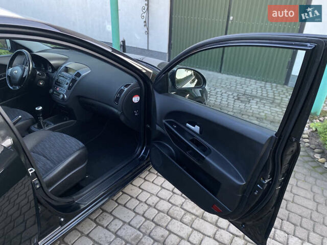 Чорний Кіа Сід, об'ємом двигуна 1.4 л та пробігом 207 тис. км за 5850 $, фото 64 на Automoto.ua