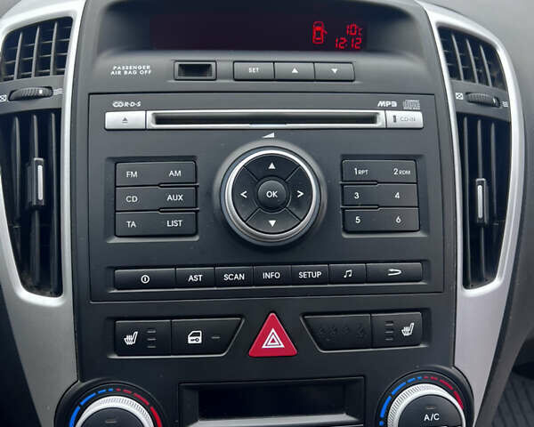 Чорний Кіа Сід, об'ємом двигуна 1.59 л та пробігом 208 тис. км за 6499 $, фото 15 на Automoto.ua