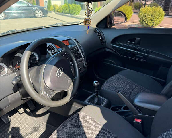 Чорний Кіа Сід, об'ємом двигуна 1.59 л та пробігом 230 тис. км за 4999 $, фото 4 на Automoto.ua