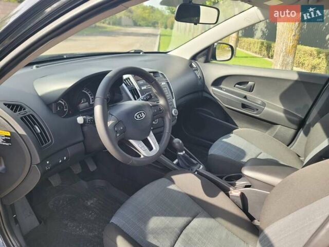 Чорний Кіа Сід, об'ємом двигуна 1.4 л та пробігом 212 тис. км за 6200 $, фото 8 на Automoto.ua