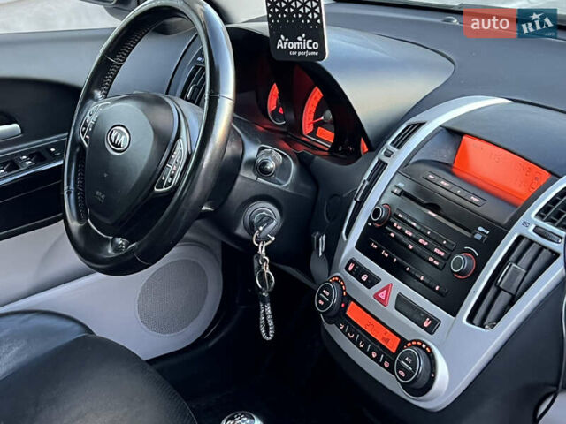 Киа Сид 2009 в Тернополе на Automoto.ua Черный Киа Сид, объемом двигателя 1.6 л и пробегом 239 тыс. км за 5499 $, фото 66 на Automoto.ua