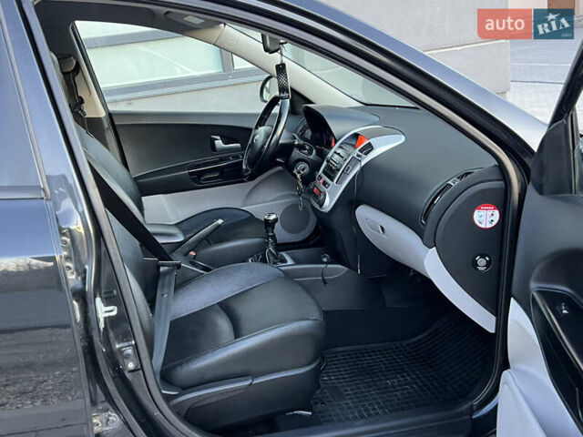 Киа Сид 2009 в Тернополе на Automoto.ua Черный Киа Сид, объемом двигателя 1.6 л и пробегом 239 тыс. км за 5499 $, фото 60 на Automoto.ua