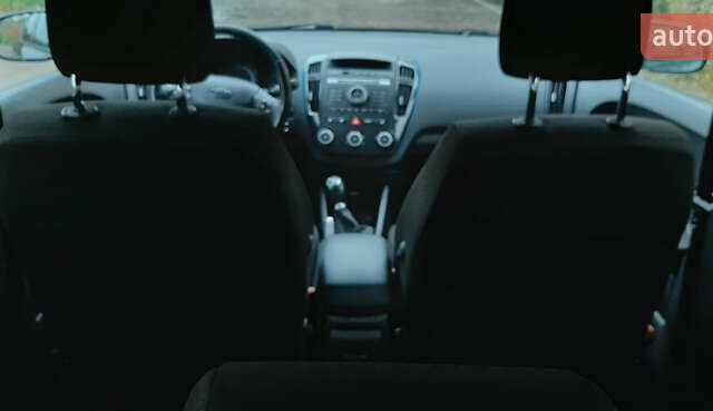 Кіа Сід 2009 у Чернігові на Automoto.ua Чорний Кіа Сід, об'ємом двигуна 1.4 л та пробігом 221 тис. км за 6999 $, фото 9 на Automoto.ua