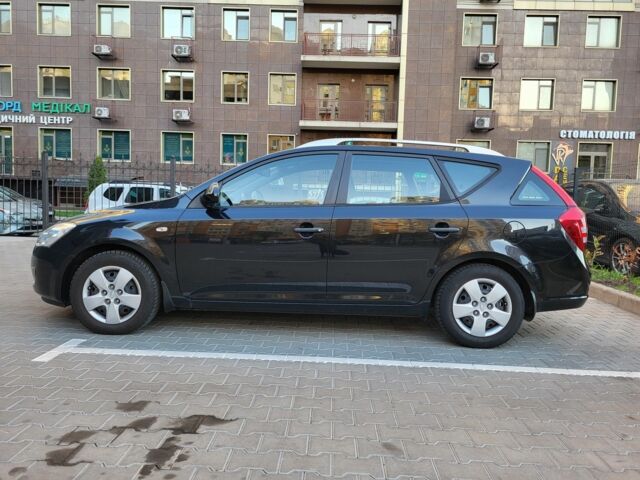 Черный Киа Сид, объемом двигателя 1.4 л и пробегом 185 тыс. км за 6555 $, фото 1 на Automoto.ua
