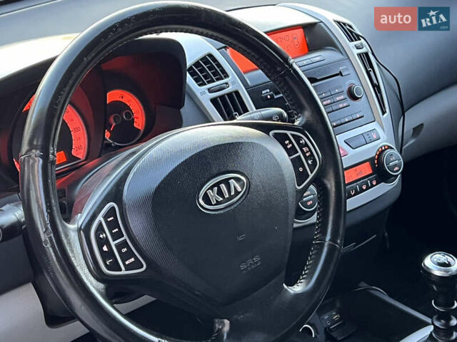 Киа Сид 2009 в Тернополе на Automoto.ua Черный Киа Сид, объемом двигателя 1.6 л и пробегом 239 тыс. км за 5499 $, фото 43 на Automoto.ua