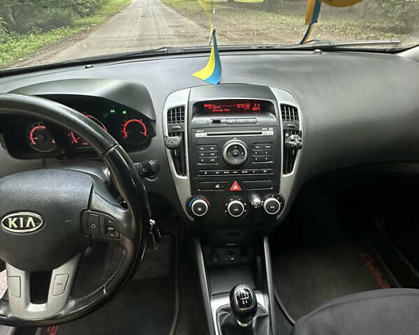 Чорний Кіа Сід, об'ємом двигуна 1.6 л та пробігом 252 тис. км за 6700 $, фото 7 на Automoto.ua