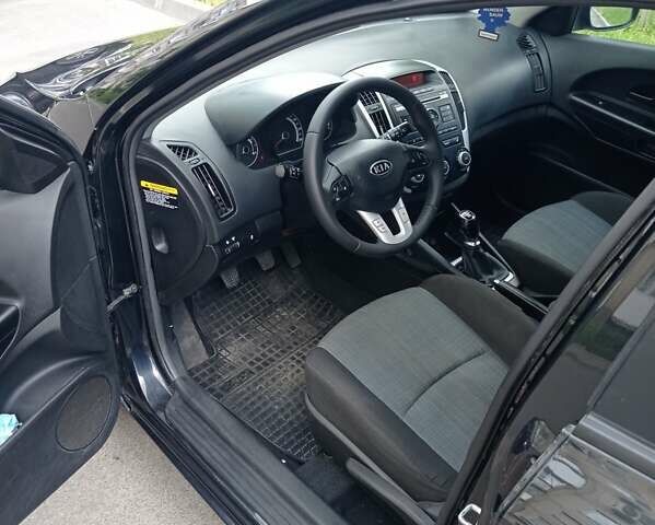 Черный Киа Сид, объемом двигателя 0 л и пробегом 167 тыс. км за 5999 $, фото 18 на Automoto.ua