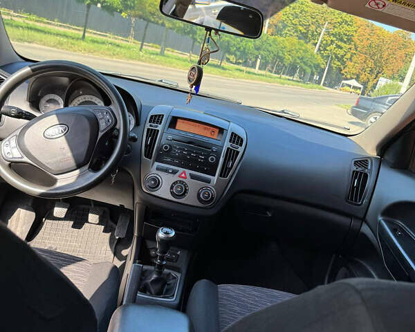 Чорний Кіа Сід, об'ємом двигуна 1.59 л та пробігом 230 тис. км за 4999 $, фото 5 на Automoto.ua