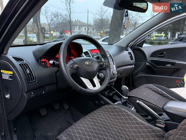 Черный Киа Сид, объемом двигателя 1.59 л и пробегом 285 тыс. км за 6500 $, фото 13 на Automoto.ua