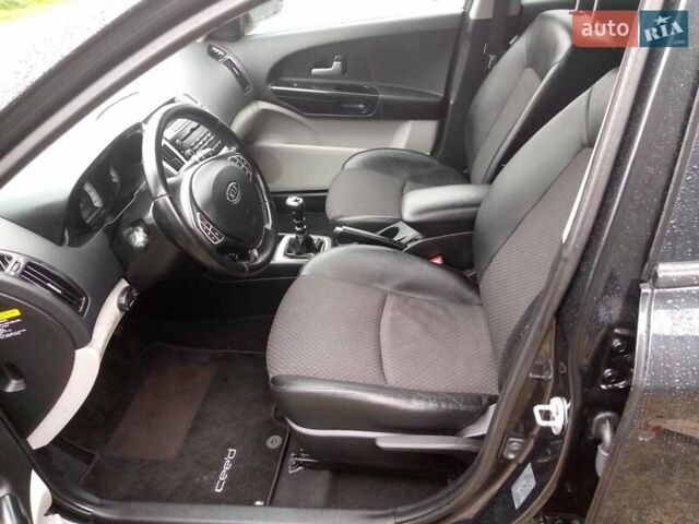 Черный Киа Сид, объемом двигателя 1.4 л и пробегом 170 тыс. км за 5350 $, фото 10 на Automoto.ua
