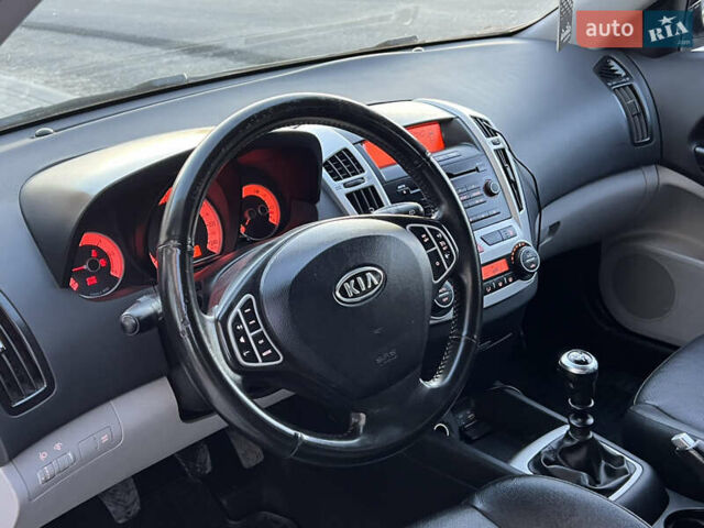 Киа Сид 2009 в Тернополе на Automoto.ua Черный Киа Сид, объемом двигателя 1.6 л и пробегом 239 тыс. км за 5499 $, фото 42 на Automoto.ua
