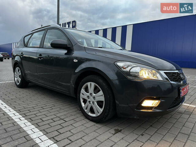 Черный Киа Сид, объемом двигателя 1.4 л и пробегом 221 тыс. км за 5350 $, фото 8 на Automoto.ua