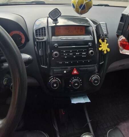 Чорний Кіа Сід, об'ємом двигуна 1.59 л та пробігом 168 тис. км за 5500 $, фото 5 на Automoto.ua