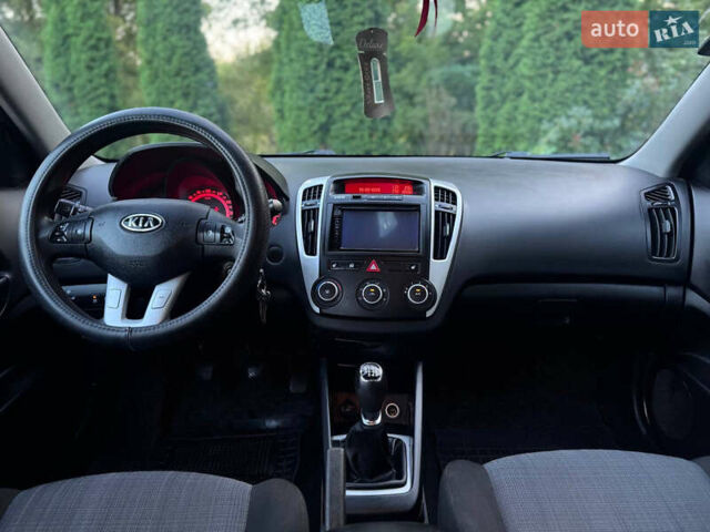 Киа Сид 2009 в Каменке на Automoto.ua Черный Киа Сид, объемом двигателя 1.58 л и пробегом 200 тыс. км за 6300 $, фото 8 на Automoto.ua