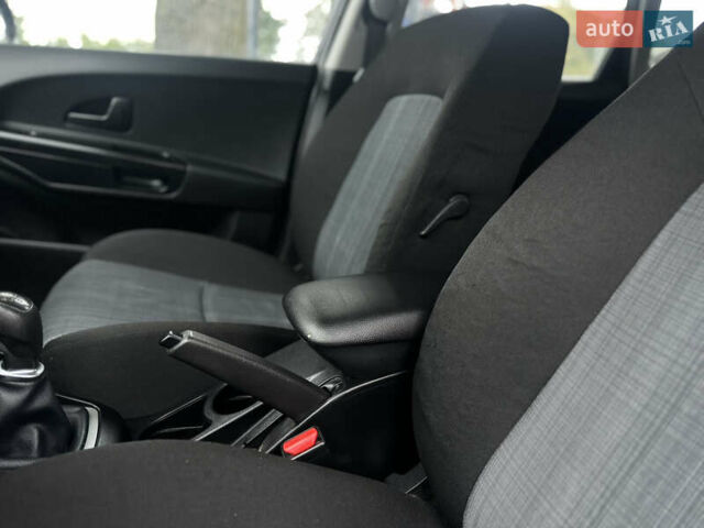 Черный Киа Сид, объемом двигателя 1.4 л и пробегом 224 тыс. км за 6200 $, фото 33 на Automoto.ua