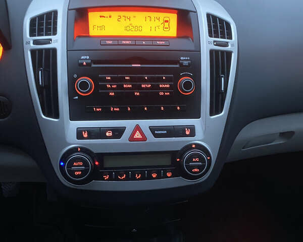 Чорний Кіа Сід, об'ємом двигуна 1.4 л та пробігом 170 тис. км за 6500 $, фото 45 на Automoto.ua